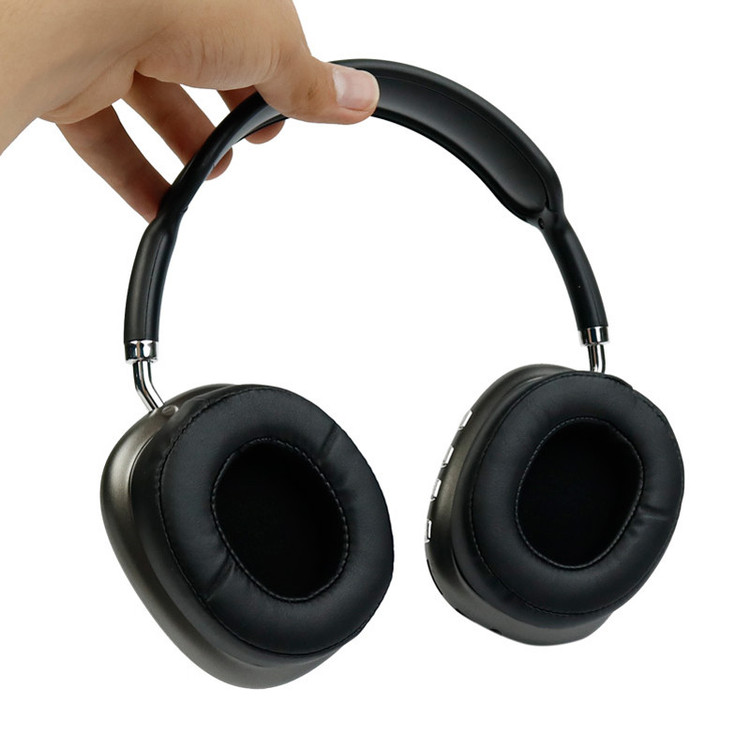 محصول نمونه تستی هدفون بلوتوثی مدل P9، درگاه شارژ USB Type-C، دارای کلیدهای کنترل پخش موسیقی و تماس
